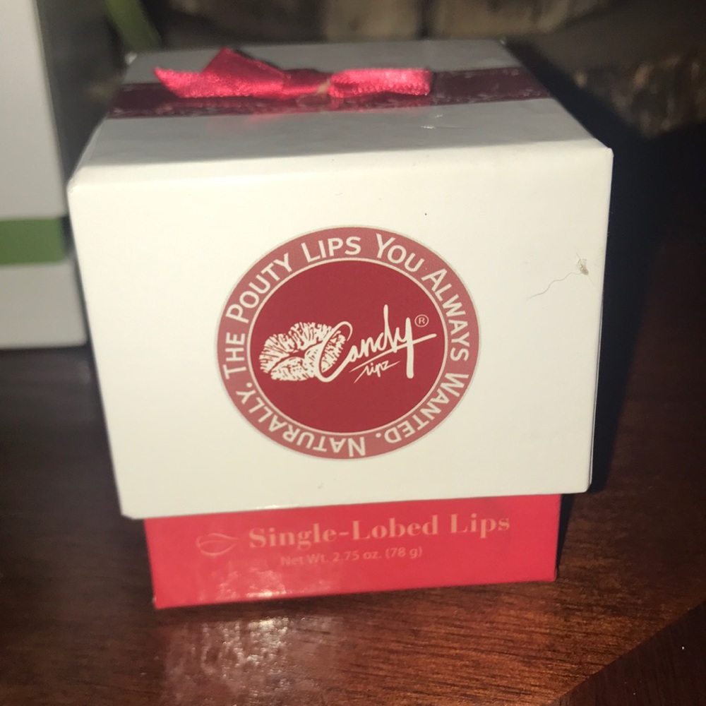 Lip plumper